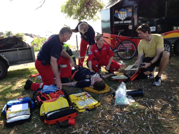 Alana checking out the eFAST findings on the laptop. Diagnosing pneumothorax & positive FAST